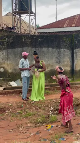 Mother knows best 😂 . . Cc @Sharon Ifedi 🦋  @Nnamdi Eze  #500kviews #sassyvtwins #goingviral 