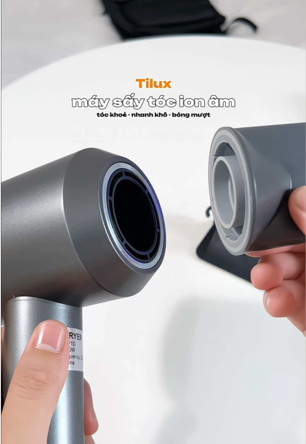 Máy sấy tóc ion âm giúp tóc đỡ khô #maysaytoc #maysaytocionam #tilux #khanhunbox #saytoctaokieu 
