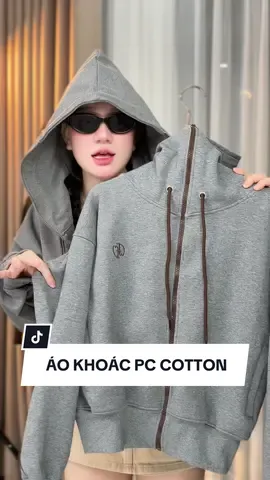 Mẫu này đúng kiểu dễ mặc, dễ phối mấy bà ơi 😍 Chất PC cotton mềm, thân thiện, mặc thoải mái hằng ngày. Form basic nên đi làm hay đi chơi đều hợp, không cần nghĩ phối đồ nhiều. 🛒 𝙈𝙖̂́𝙮 𝙗𝙖̀ 𝙘𝙖̂̀𝙣 𝙭𝙚𝙢 𝙖́𝙤 𝙩𝙝𝙞̀ 𝙗𝙖̂́𝙢 𝙫𝙖̀𝙤 𝙘𝙝𝙤̂̃ 𝙢𝙪𝙖 𝙝𝙖̀𝙣𝙜 𝙣𝙝𝙖 🤎 #Aokhoacsaigon #Teamaokhoachangfin #Hangfinshop #Áokhoácnữ #Xuhuong  