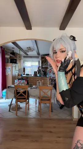 most random thing I‘ve ever did on tiktok aahh #lucia #luciacosplay #zenlesszonezero 