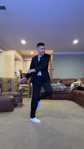 Me every morning 🤣🔥 #dancing #dance #trend #viral #fyp 