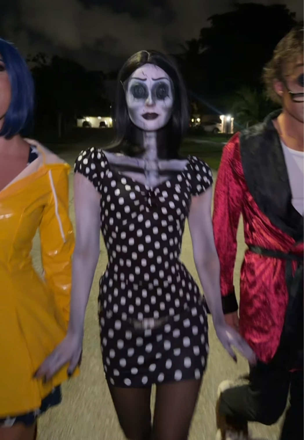 Did we win this trend? #halloween #costume #othermother #coraline #costumeideas coraline other mother costume ideas 