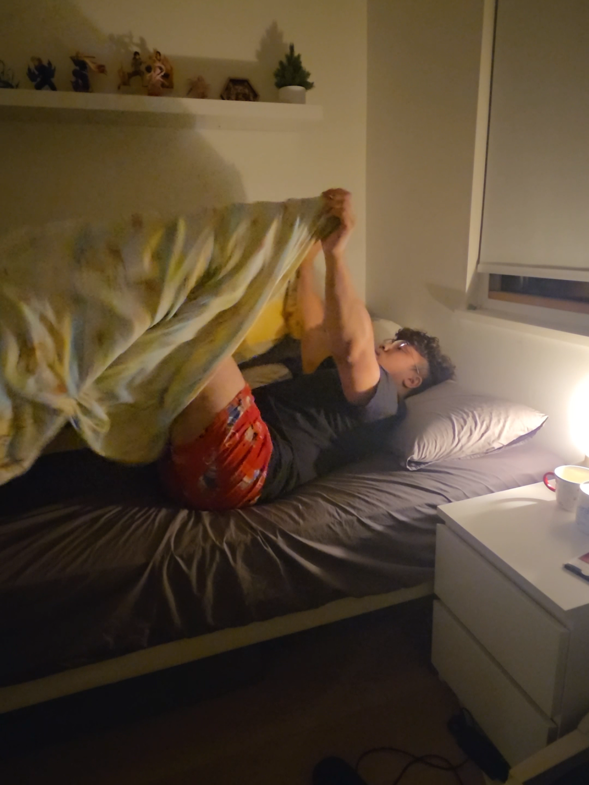bro i'm always comfy in bed before i rmb to do my dailies 😭 #wuwa #wutheringwaves #wuwacreator #genshin #zzz