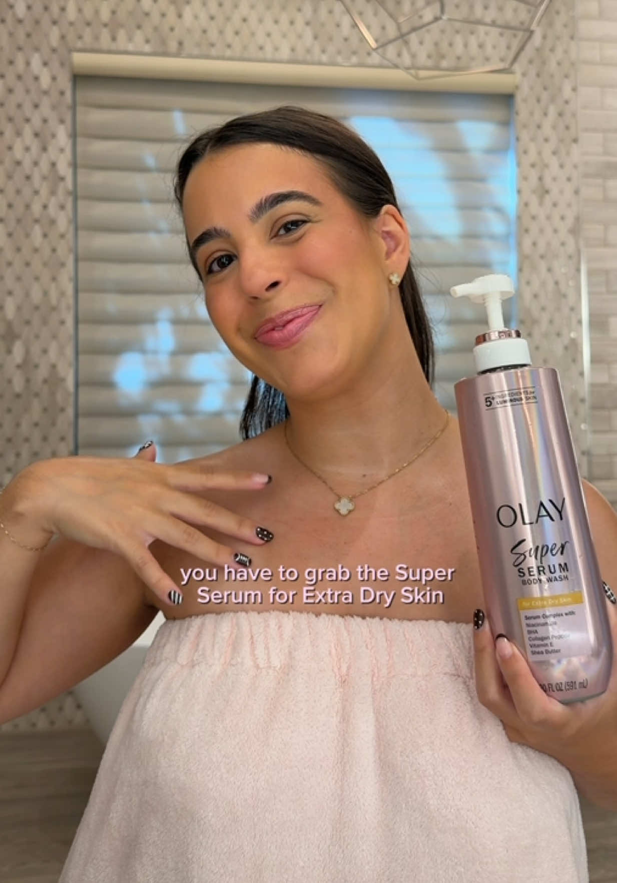 #OlayPartner Dry skin?! Not on my fall agenda 💅🏼🍂🫧✨ obsessed with my Olay Super Serum Body Wash for Extra Dry Skin + the special savings happening right now 🤍 @Olay Skin Care #bodycare #bodycareroutine #bodywash 