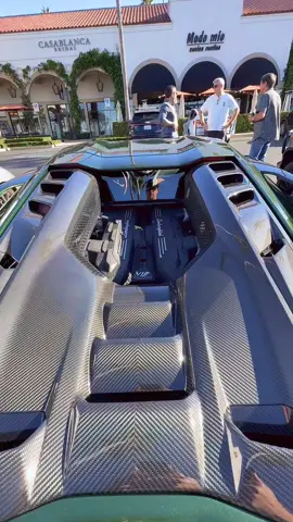 #lamborghinirevuelto 
