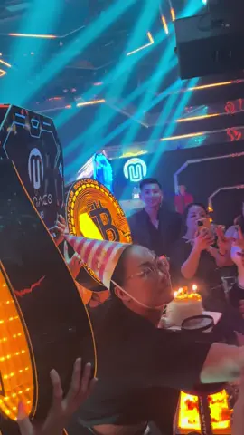 Khách đặt bàn sinh nhật 0398950337