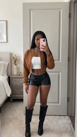 love a simple but trendy fit togerher 🖤🤎#justagirl  #OOTD  #girlyfashion #fitcheck #outfitinspo 
