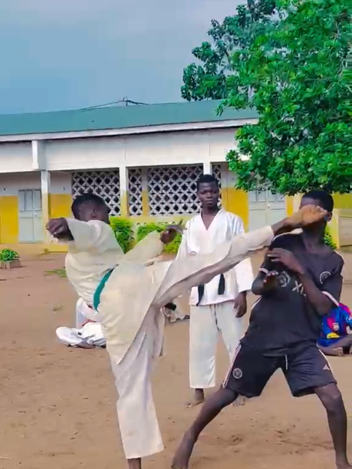 #karate #benintiktok🇧🇯 #togolais228🇹🇬 #bohicon🇧🇯🇧🇯🇧🇯 #vues 