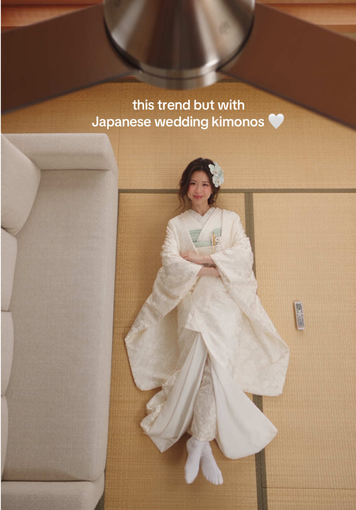 choose your favorite Japanese wedding kimono look from 1 to 5!🌸🤍 #japan #japankimono #kimonostyle #kimono #japantravel  fan transition, outfit transition 