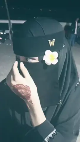 Chic Burka Looks in Natural Settings, Everyday Moments in Beautiful Burqas #burkastyle #ModestFashion #muslimah #OOTD #creatorsearchinsights 
