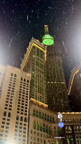 #Mashallah ❤️ مدینہ منورہ مدینہ، نبی ﷺ کا شہر، روشن چراغ ایمان کا مینار، جہاں اسلام کی تاریخ کو پرواز ملتی ہے مسجد نبوی، عظمت اور شان کی علامت جہاں نبی محمد ﷺ کا روضہ ایک مقدس منظر ہے شہر کی گلیاں کھجور کے درختوں سے سجی ہوئی ہیں، سبز و بلند ایک پُرسکون نخلستان، جہاں ایمان اور امن دلوں کو مسحور کرتے ہیں مدینہ کی مالا مال تاریخ اور ورثہ چھو کر محسوس ہونے کے قابل ہے ایسا مقام جہاں دنیا بھر سے مسلمان آکر روحانی سکون پاتے ہیں شہر کی گرمجوش مہمان نوازی اور خوش اخلاقی اسے زیارت کی ایسی جگہ بناتی ہے جہاں پہنچنے کے لیے لمبا سفر بھی قابلِ قدر ہے #plztiktokteamdontunderviewmyvideos #foryoupageofficial❤️❤️tiktok 