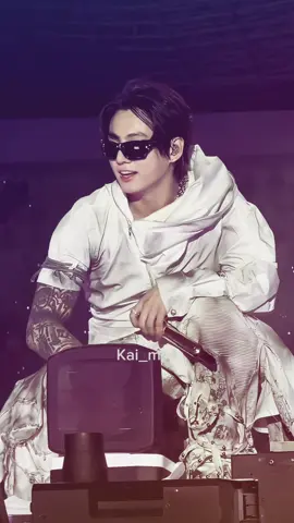 Quả outfit để lộ tattoo trông peak vcl #jungkook 