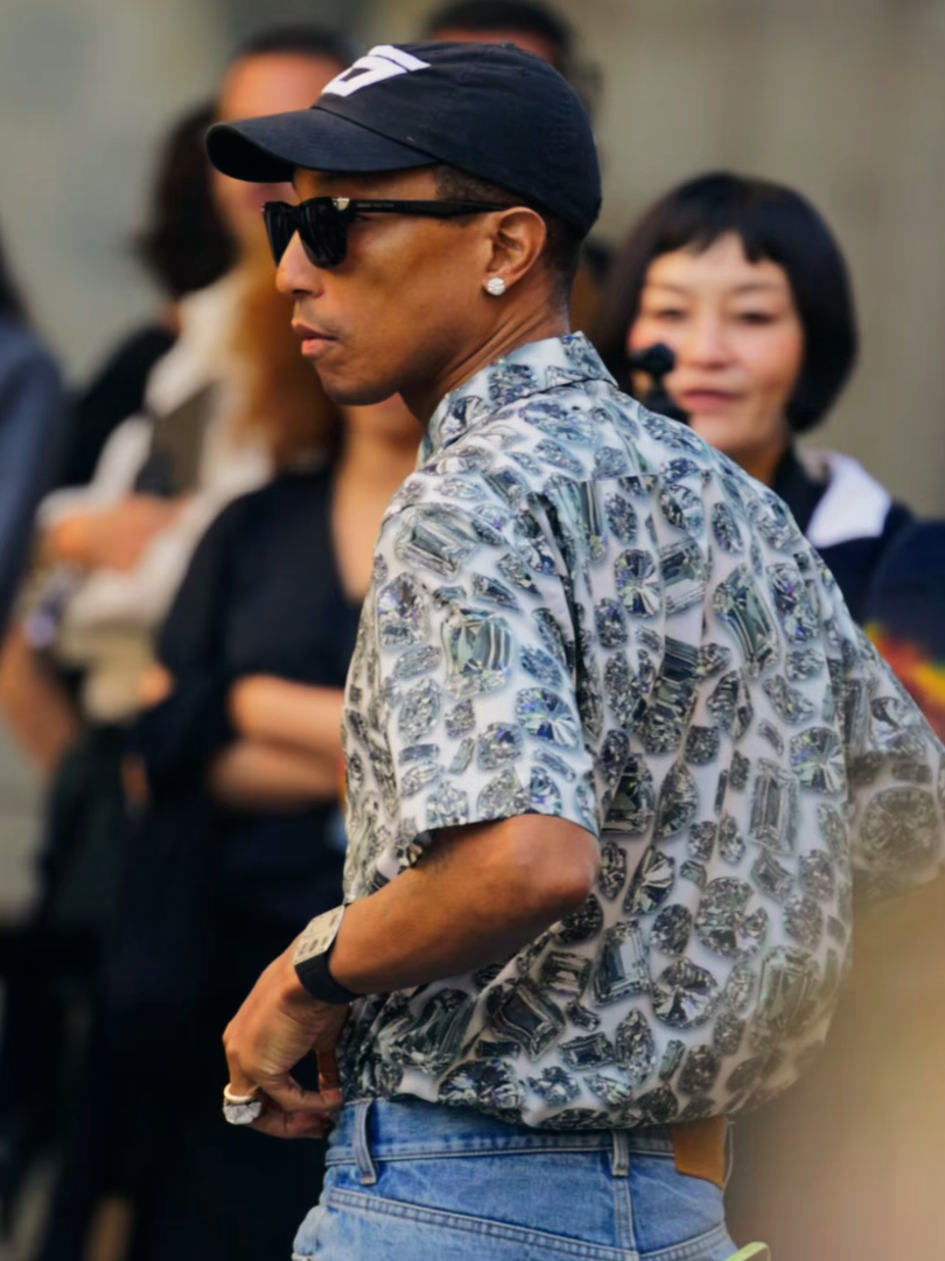 Pharrell Williams @Pharrell arriving at the Sacai fashion show during Paris Fashion Week  #pharrelwilliams #sacai #parisfashionweek #fyp #louisvuitton 