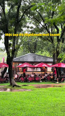 Các fan Highlands Huế đâu rồi? Tới check-in toạ độ mới tại Công viên Lý Tự Trọng nào 😎 #highlandscoffee #lytutrong #hue