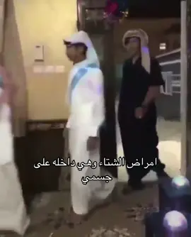 برج الساعة في مكة المكرمة يُعد واحدًا من أبرز المعالم الحديثة في العالم الإسلامي، ويقع ضمن مجمع أبراج البيت (برج الساعة) بالقرب من المسجد الحرام. تم بناء البرج ليكون فندقًا ومركزًا سكنيًا وتجاريًا يخدم زوار مكة من الحجاج والمعتمرين. يتميز البرج بساعة ضخمة تُعد من أكبر الساعات في العالم، ويمكن رؤيتها من مسافات بعيدة جدًا. يعلو البرج هلال ذهبي كبير يرمز إلى الطابع الإسلامي ويضيف له هيبة خاصة في سماء مكة. يبلغ ارتفاع البرج أكثر من 600 متر تقريبًا، مما يجعله من أطول الأبراج في العالم. يتكون المجمع من عدة أبراج تحيط بالبرج الرئيسي الذي يحتوي على الساعة. يوفر البرج إطلالة مباشرة على المسجد الحرام، مما يجعله موقعًا مميزًا جدًا للسكن. تم تصميمه ليجمع بين الحداثة والهوية الإسلامية في نفس الوقت. تُضاء الساعة في الليل بألوان قوية تجعلها مرئية من معظم أحياء مكة. يضم البرج مرافق فاخرة مثل الفنادق والمطاعم والمراكز التجارية. يُعد جزءًا من مشروع تطوير منطقة الحرم لتسهيل خدمة الزوار. أصبح البرج رمزًا حديثًا لمكة المكرمة ويعكس تطور المدينة. يستقطب ملايين الزوار سنويًا بسبب موقعه وقيمته الدينية والسياحية. كما يُستخدم كمعلم مهم لتحديد الوقت والمكان داخل المدينة. وفي النهاية، يمثل برج الساعة مزيجًا بين العمارة الحديثة والقدسية الدينية في قلب مكة. #fyppppppppppppppppppppppp 