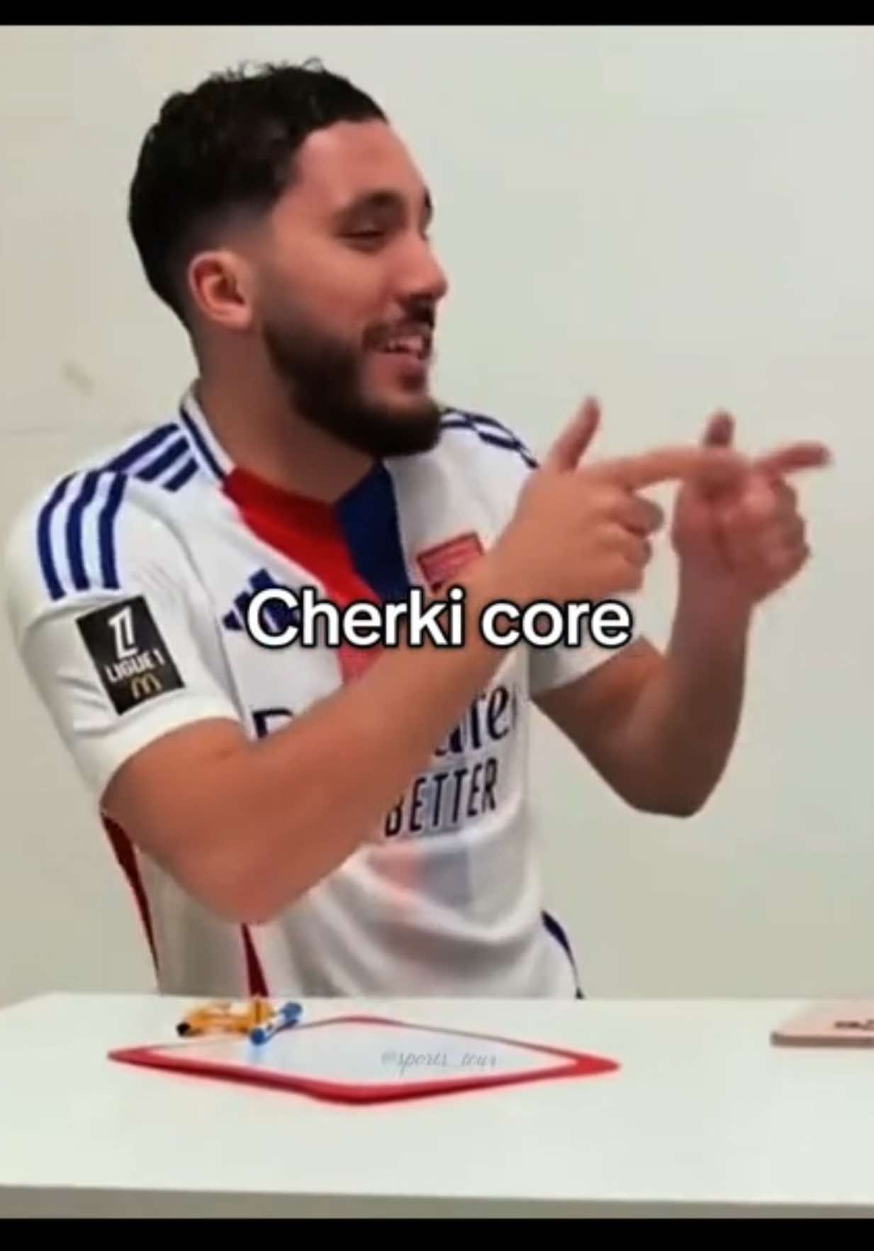 C’est sûr tu t’ennuies jamais avec Cherki 😭 #rayancherki #cherki #equipedefrance #footballplayer 