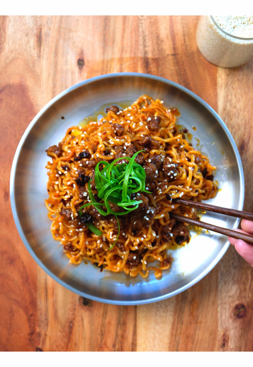 Ep 2. F*** Me Fakeaways - Sticky Korean Beef Noodles🍜 Calories - 590 | Protein - 38g | Servings - 4 Link in my bio for the recipe! @Made In Cookware @SOOS Atelier Tableware 