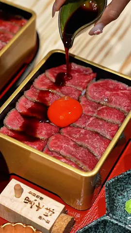 Osaka’s rare wagyu steak bowl 📍[肉重 北斎 心斎橋店 / Wagyu Hokusai]  - Location: Osaka, Chuo Ward, Shinsaibashisuji 2-3-31, Mimoto Bldg. - Hours: 11:00 - 22:00 - Menu: Rare Steak Bowl, Extra Meat (¥4,488 / tax included) #osakafood #wagyu #steak #osakagourmet #japanesefood 