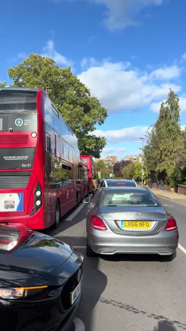 Far King Traffic update Putney is Farked.  #KingsleyHamilton #Hi3