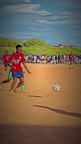 Wx iguDarso Lacipow🫡🔥⚽️#viralvideo #fypシ #footballers #kenyantiktok🇰🇪 @S H A B A 🇮🇪🤍✊ @Magic.Umaari 🔟💫 @ANTOINE GRIEZMAN 19🖤 @SPARTA 🇰🇪🇸🇴 @Yahyow💫❤️⚽️ 