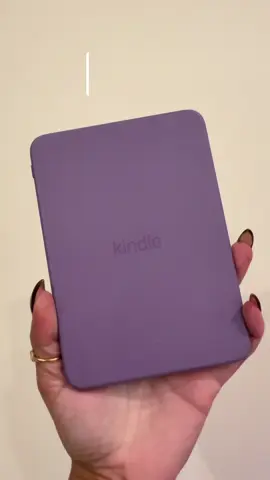2 kindles are necessary 🤫 #kindleube #BookTok 