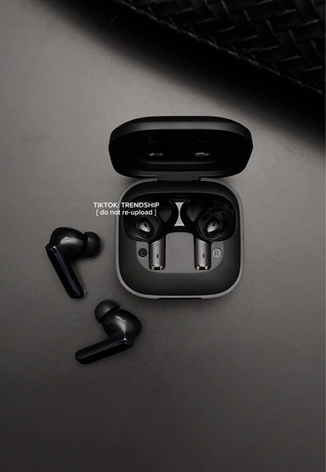 newest X10 noise cancelling earbuds 🎶 #earbuds #earbudswireless #earbudsviral #wirelessearbuds #noisecancelling 