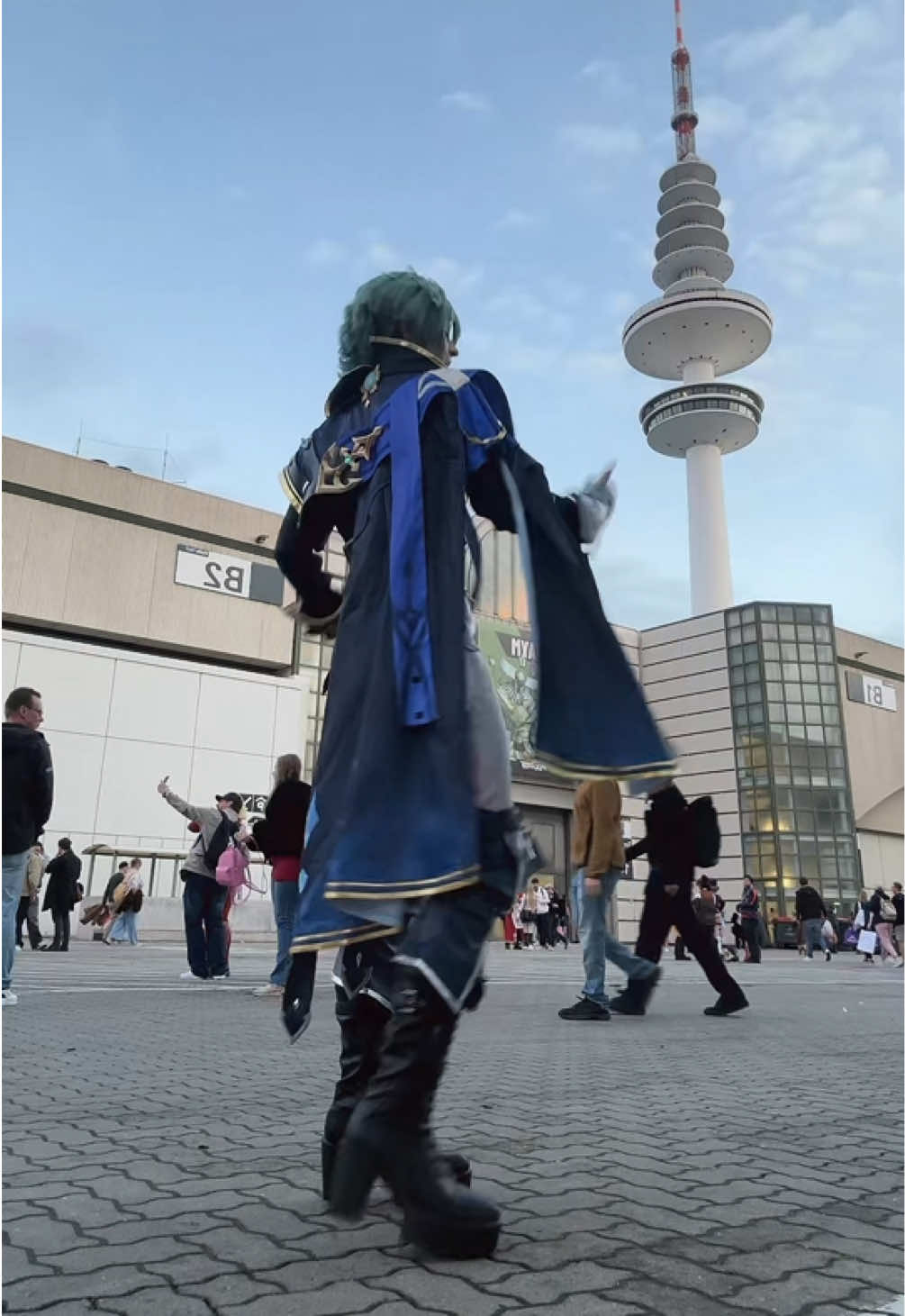 you guys like lohen i think?? #lohencosplay #lohen #genshin #genshinimpact33 #cortis 
