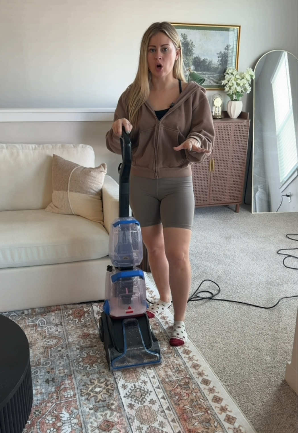 Glad I was born at a time like this 🙏🏻 #bissellcarpetcleaner #deepcleaning #carpetcleaning #bissellturboclean #bissellclean 