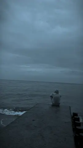 👤 . . . . #alone #nature #sea #fyp 