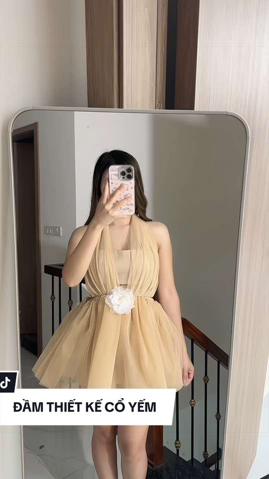 ĐẦM THIẾT KẾ CỔ YẾM PHỐI HOA #damthietke #gochic #vayxinh #hottrend 