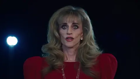 Thriller most definitely! Damn near caught a cramp laughing when I saw this. And FYI, ion GAF who this piss off  #susandell #skinwalker #marsattack #thriller 