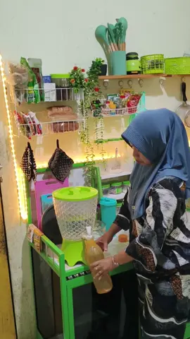 rutinitas aku didapur setiap hari wajib isi air putih👍#dapurhijau #airputih #isidispenser 