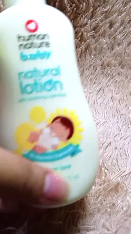 Alagang may lambing, Araw-araw! #humannaturebabylotion #humannaturebaby #humannaturebabywash #mommiesmusthave #noharmfulchemicals 