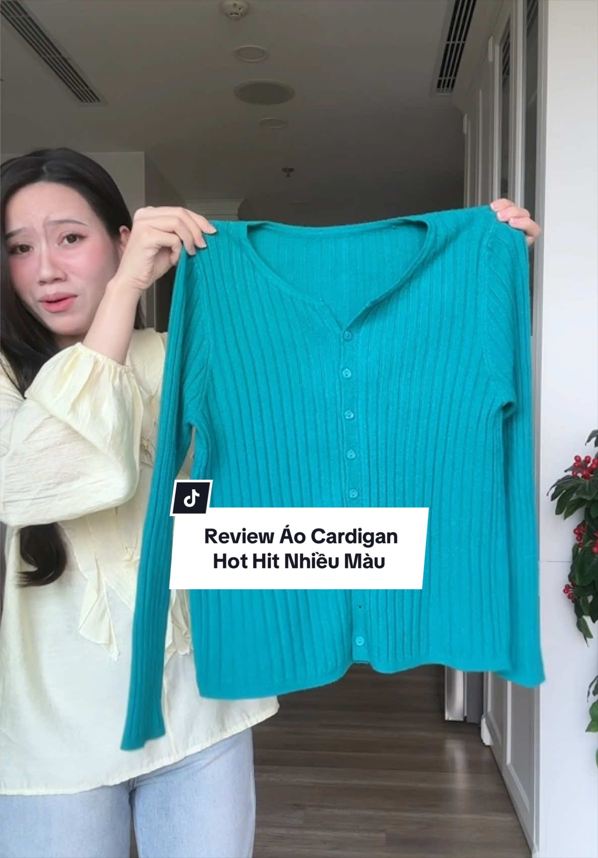 Màu áo siêu đẹppp                #xuhuong #review #aolen #aocardigan #aoxinh 