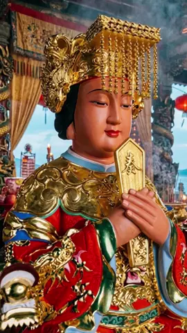 Jangan scroll dulu… Mungkin kamu nampak Mazu hari ini kerana hati kamu sedang perlukan ketenangan. Kalau kamu percaya, komen “Mazu 🙏”. #吉隆坡天后宫 #湄洲妈祖 #Mazu #大马华人 #Malaysia