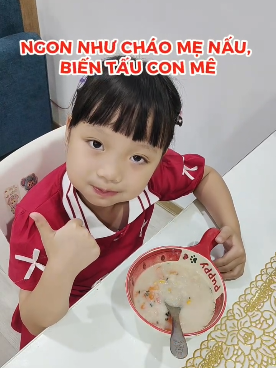 Cùng con trổ tài biến tấu tô Cháo Gấu Đỏ theo dàn topping emoji bé tự chọn siêu vui nhộn! Hạt cháo nở bung đều, sánh mịn, thêm chút topping yêu thích là có ngay bữa ăn nóng hổi, con húp xì sụp hết vèo cả tô luôn nè các mẹ ơi! 🥣✨ #GauDo #ChaoGauDo #NgonNhuChaoMeNau #BienTauConMe #HopTacCungGauDo 