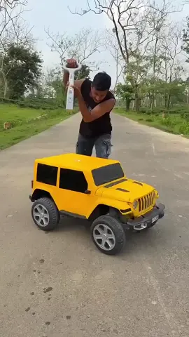 Мой папа ломает мой новый внедорожник 😱😭