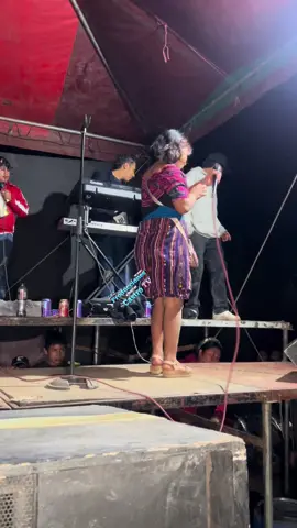 Si tú lo conoces deja los comentarios etiquetan