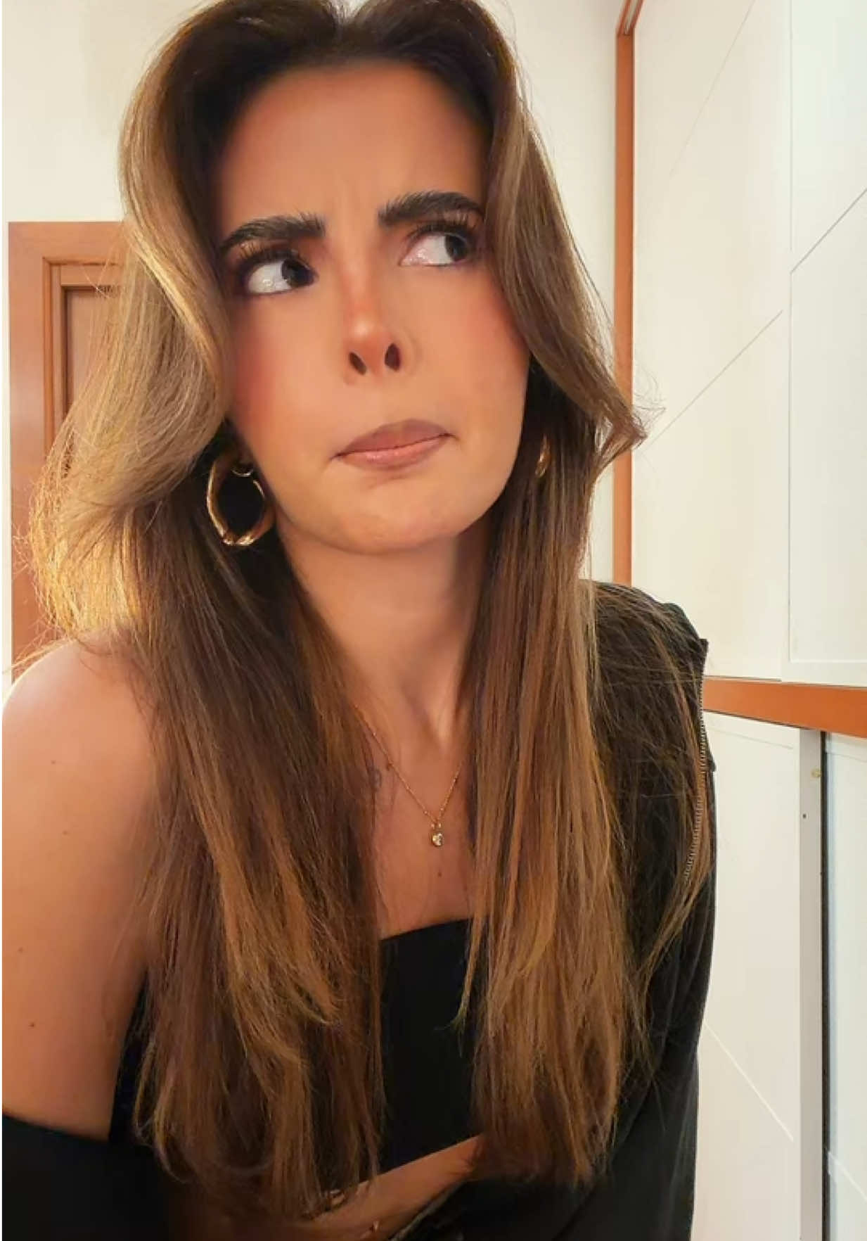 Dovete sapere che ogni volta che faccio un tiktok sono tendenzialmente in ritardo, di conseguenza il primo suono che mi sembra di conoscere faccio... ma tassativamente ci sono sempre quelle 2/3 parole che canno completamente, però dai bella la prima!
