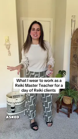 ootd as a reiki master teacher with a day full of reiki clients #reiki #reikimaster #wellnessbanff #banff #OOTD 