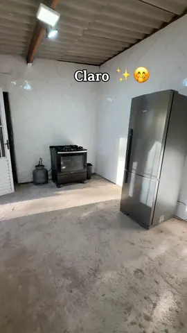 Olha a transformação que esse adesivo fez na minha cozinha 🤭😍 #cozinha #adesivo #decorando #fyb 