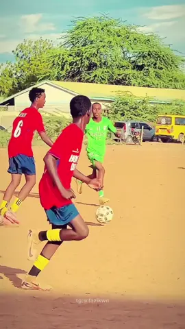 Positionka UdeshO Qoxda kwa commenT🔥⚽️#viralvideo #fypシ #footballers @XHAKA JR⚽️ @Yahye📈🧠 