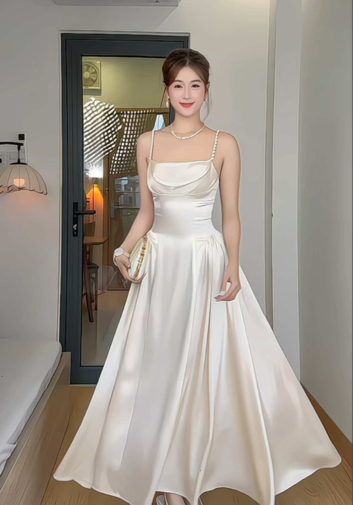 Váy lụa 2s đính ngọc #vaylua #damdutiec #reviewquanao #huyennho #akaracloset 