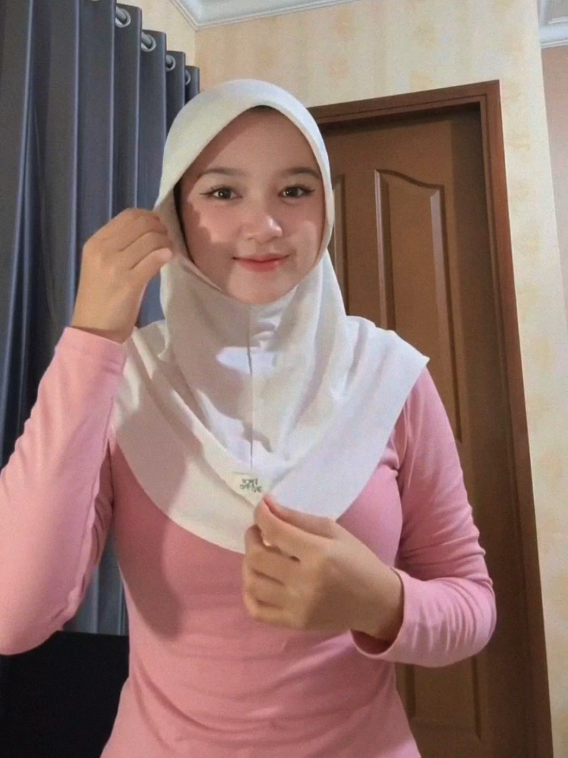Bingung mau kasih caption apa 🙃🥰#fypp #outfitideas #stylewanita #outfitinspiration #ootdwanita 