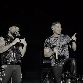 Chica Ideal 💘 - Chino & Nacho #temazoo #chicaideal #chinoynacho #music #paradedicar 