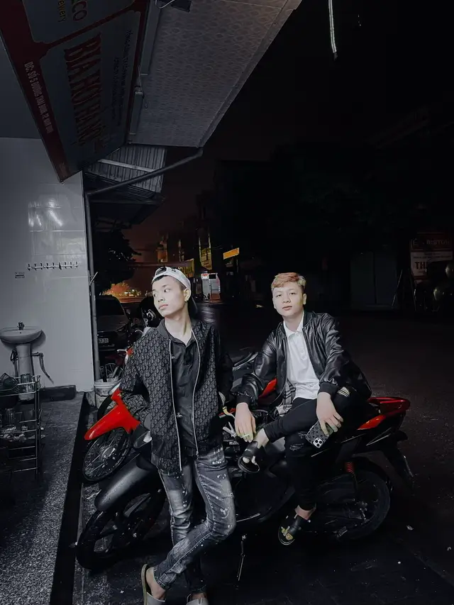 Người đấy ko chờ anh về thì em vẫn chờ anh về với bọn em 2033 @Hoàng hữu tình 🦞 #xuhuongtiktokk 