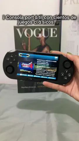 Disfruta de más de 3000 juegos clásicos con esta increíble consola que cabe en tu mano #consolajuegos #retrogaming #juegosclasicos #gadgets2026
