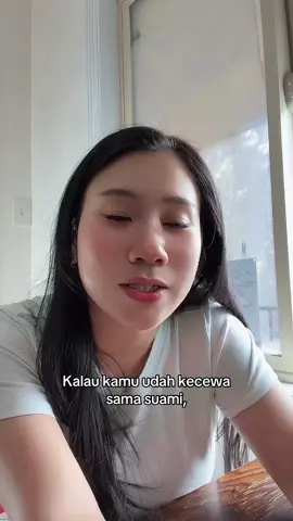 Kadang perempuan yang terlihat paling tenang, justru menyimpan rasa kecewa yang paling dalam. 🥺 #CurhatanIstri #DramaRumahTangga #RealitaPernikahan #IstriYangTerluka #KehidupanRumahTangga