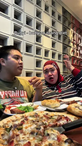 hari ini makan omong kosong lagi..