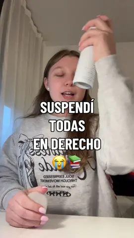 Suspendi TODAS las asignaturas de 1° de Derecho.😭📚 Suena muy heavy, lo sé😳 Pero es más normal de lo que parece. Te cuento cómo lo afronté y los trucos que me ayudaron a remontar💘 Porque tener una buena media es posible, os lo prometo🌟 #derecho #studytok #study #tipsestudio #estudiantes